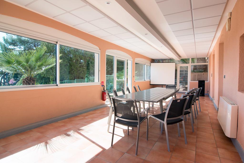 Le Logis Du Mas Bed & Breakfast 3*
